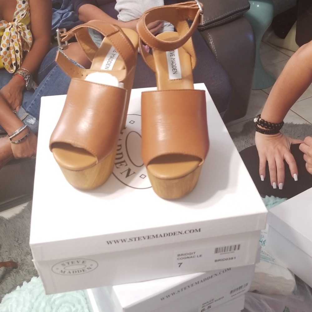Bridgit cognac steve madden wedges